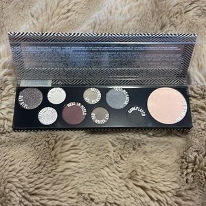 Mac Basic Bitch palette set brand new with plastic cover